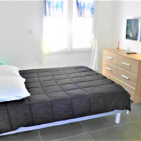 Maison de village climatisée refaite à neuf Hébergement de vacances